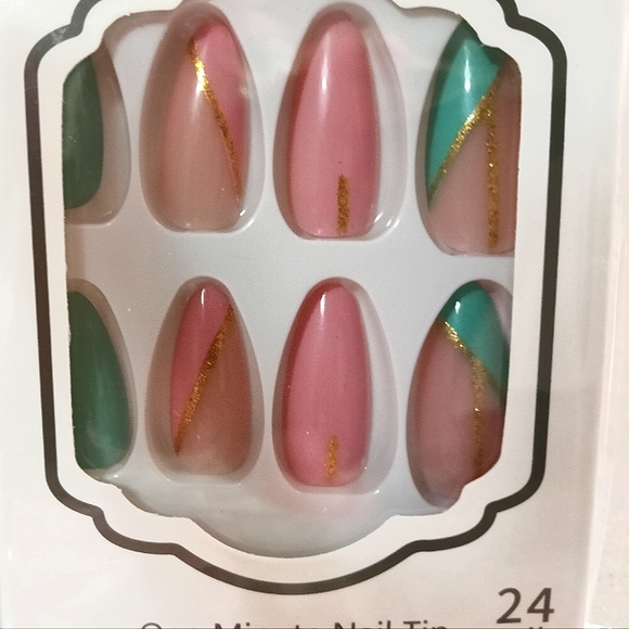 🌺NIB (Sealed) 4 (24 Count) Full Sets Of Press On Nails (96 Total)🌺 - Picture 4 of 16
